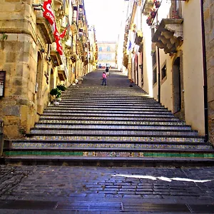 Affittacamere Palazzo Aprile, Caltagirone